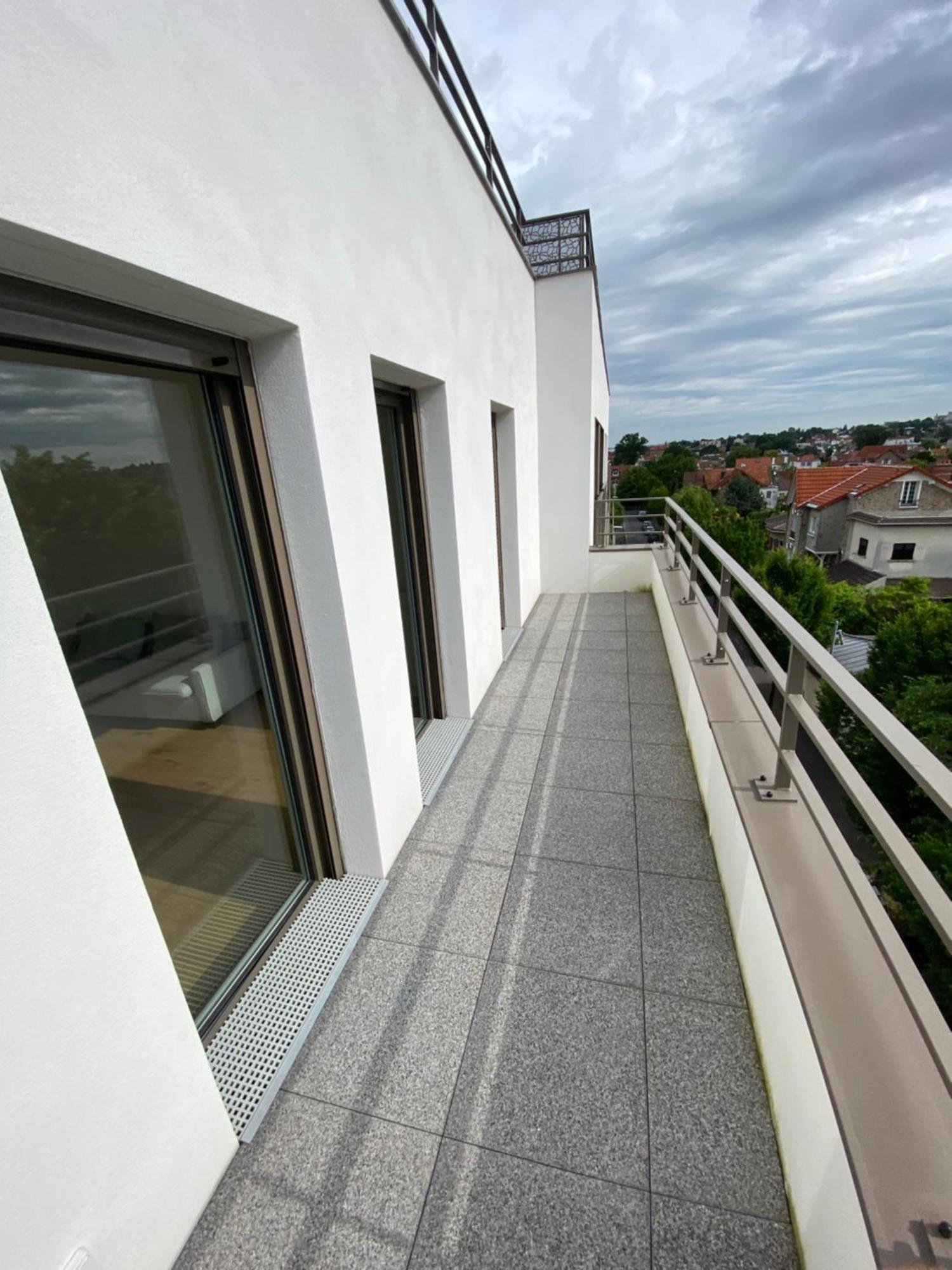 Charme Citadin Apartment Villemomble Exterior photo