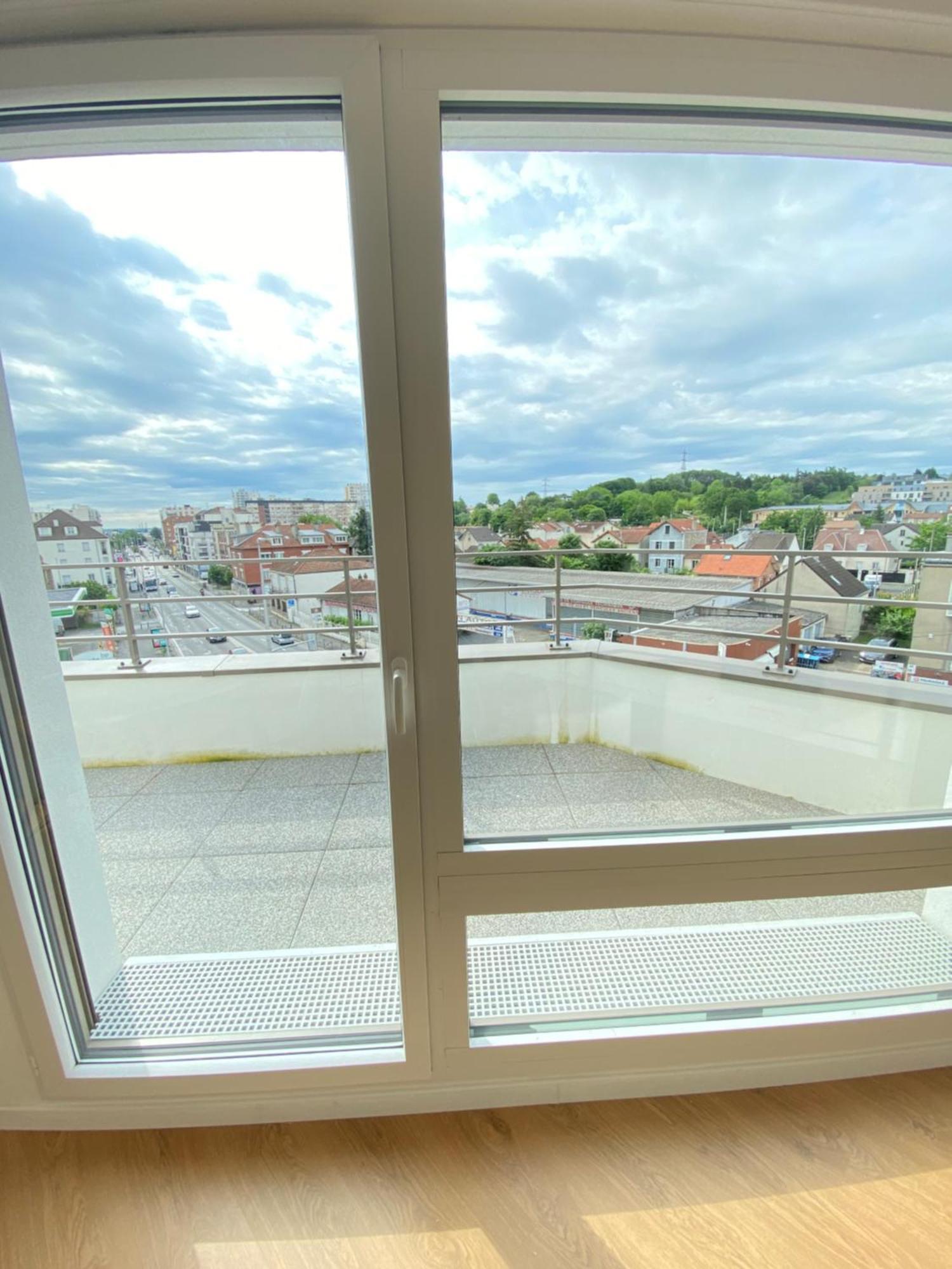 Charme Citadin Apartment Villemomble Exterior photo