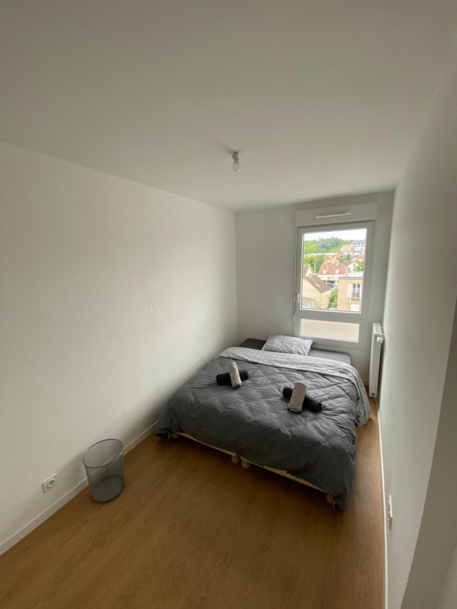 Charme Citadin Apartment Villemomble Exterior photo