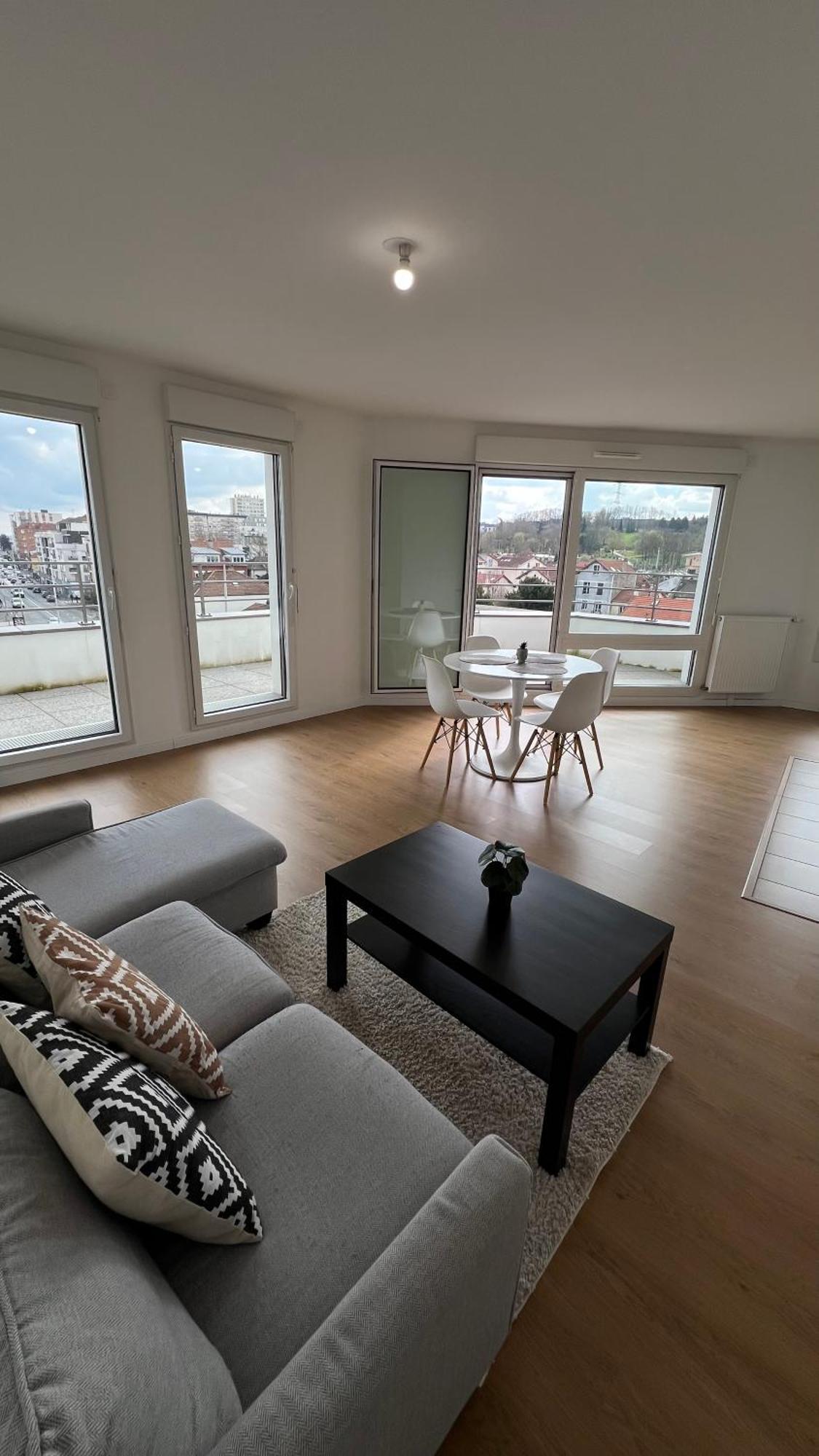 Charme Citadin Apartment Villemomble Exterior photo